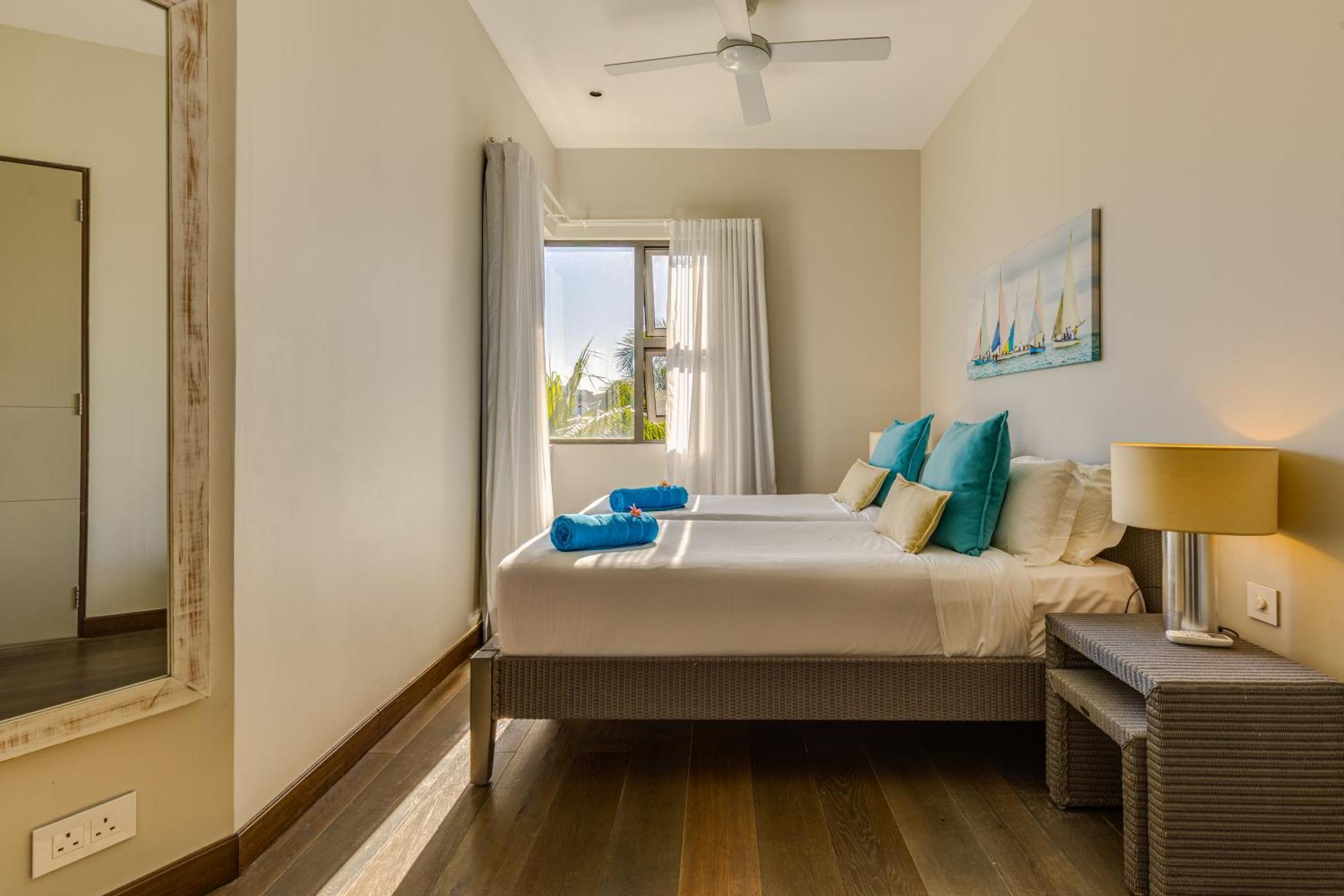 Esplanade By Horizon Holidays Tamarin Exterior photo